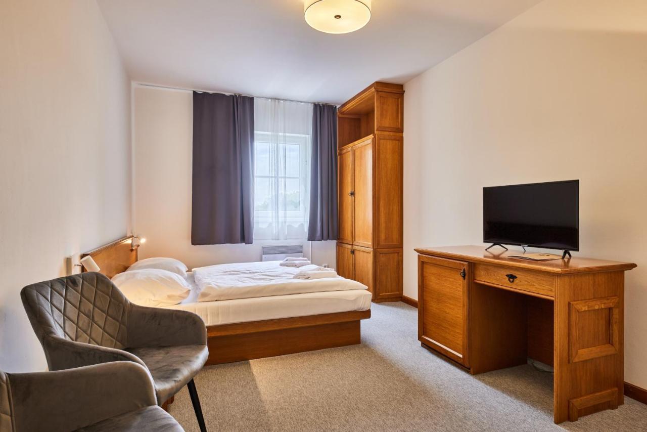 Hotel Auri Rudník Esterno foto