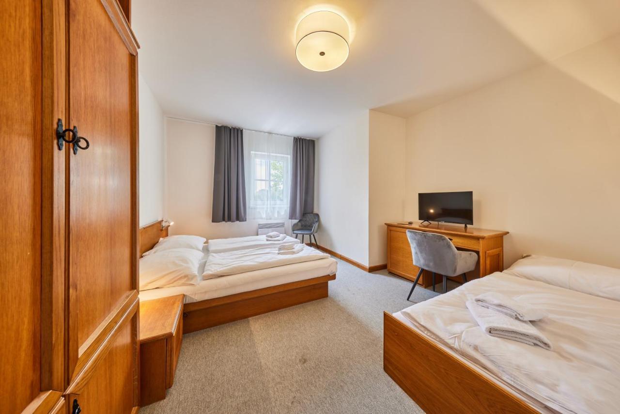 Hotel Auri Rudník Esterno foto